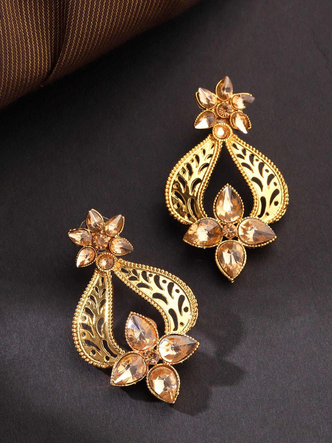 

Priyaasi Gold-Plated Kundan-Studded Handcrafted Classic Drop Earrings