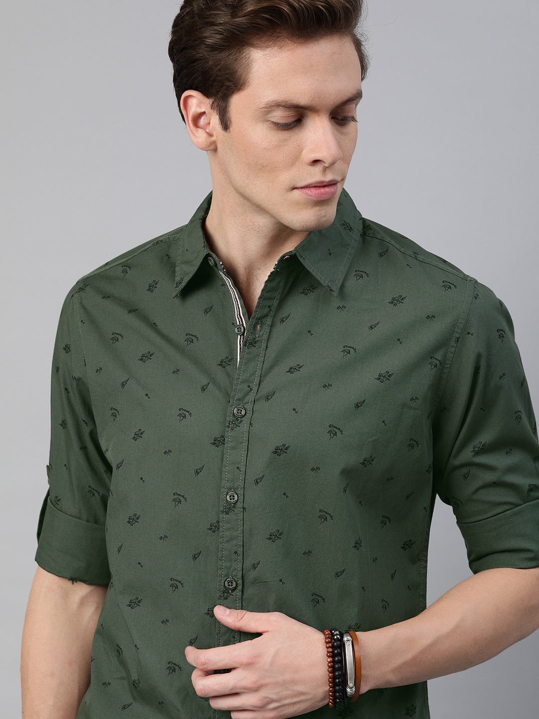 

The Roadster Lifestyle Co Men Olive Green & Black Regular Fit Printed Sustainable Casual Shirt