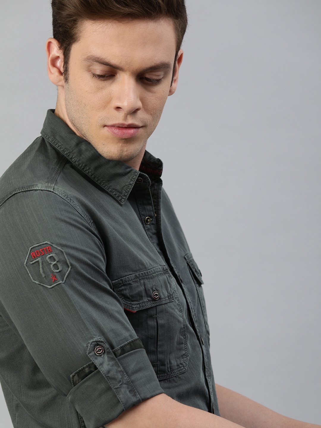 

Roadster Men Grey Regular Fit Self Design Casual Shirt