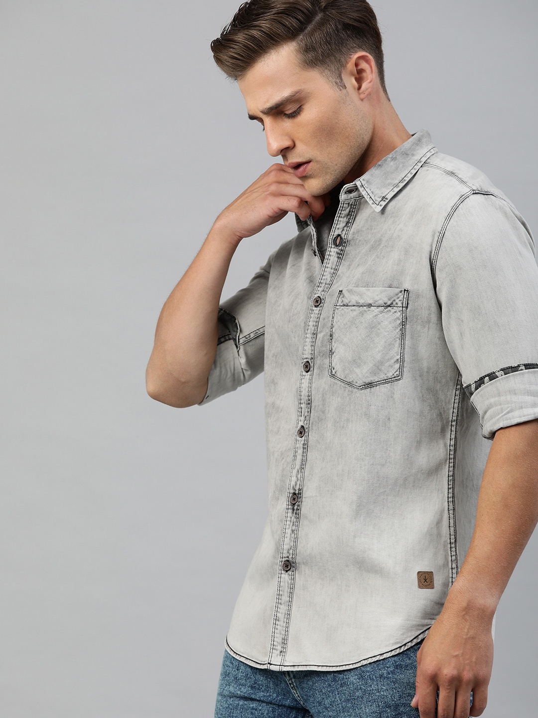 

The Roadster Lifestyle Co Men Grey Regular Fit Faded Chambray Shirt