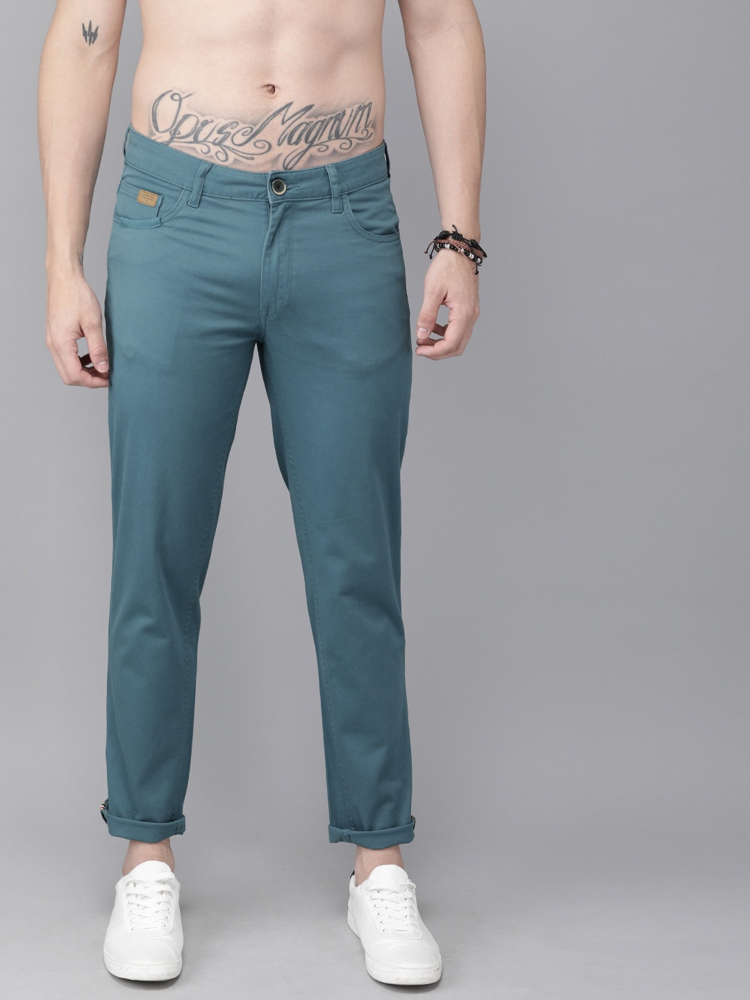 

The Roadster Lifestyle Co Men Blue Regular Fit Solid Chinos