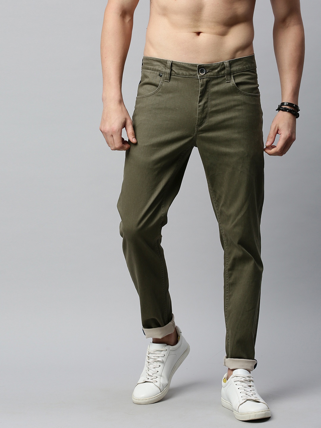 

The Roadster Lifestyle Co Men Olive Green Slim Fit Solid Chinos