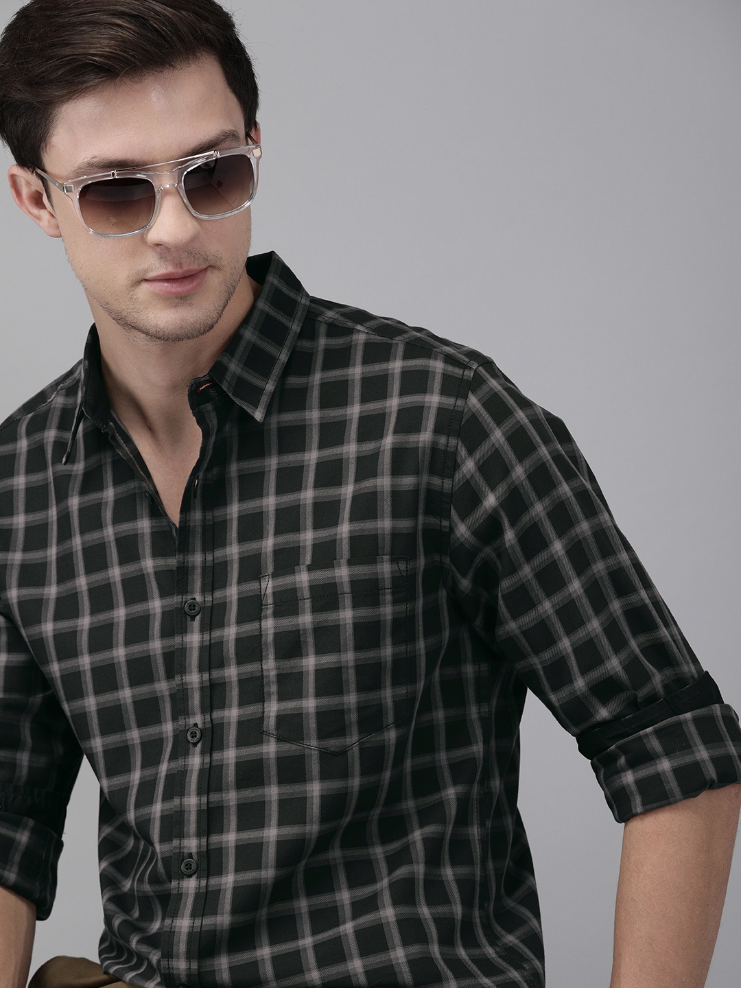 

The Roadster Lifestyle Co Men Black & Grey Regular Fit Checked Sustainable Casual Shirt