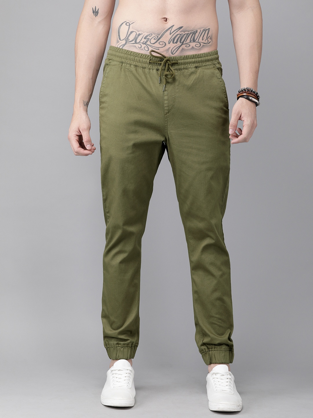 

The Roadster Lifestyle Co Men Olive Green Joggers