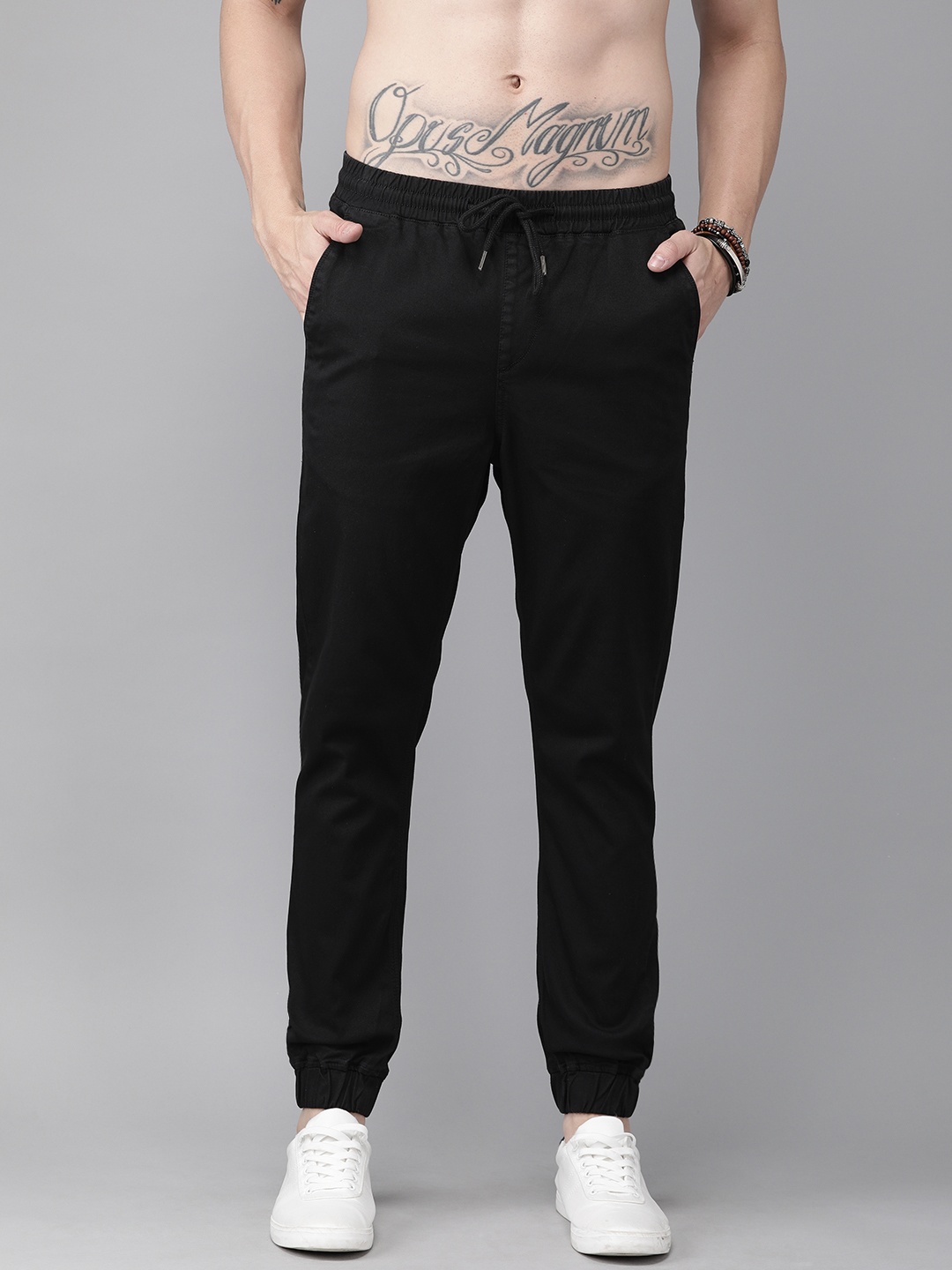 

The Roadster Lifestyle Co Men Black Tapered Fit Joggers