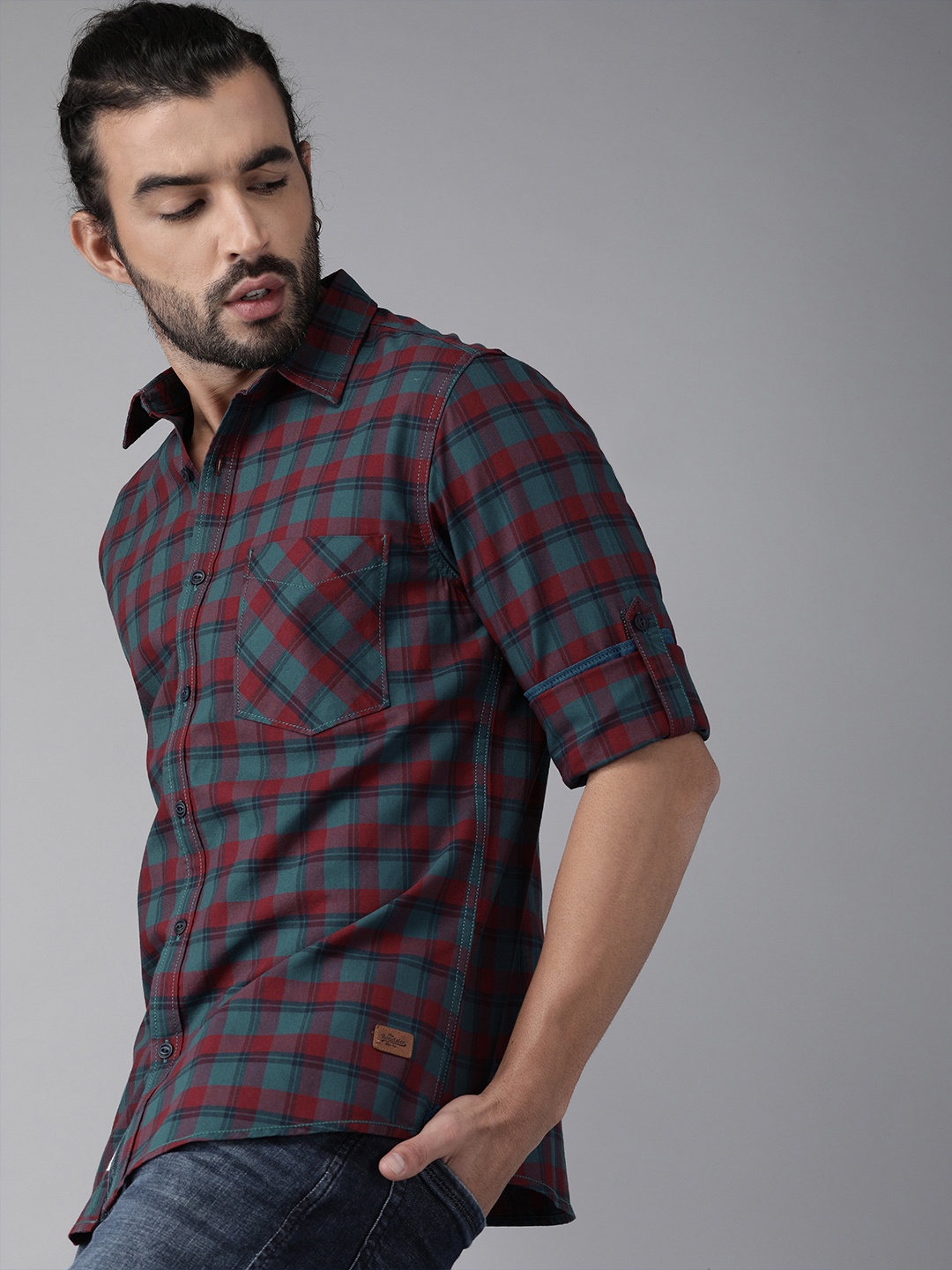 

The Roadster Lifestyle Co Men Maroon & Teal Blue Regular Fit Checked Casual Shirt