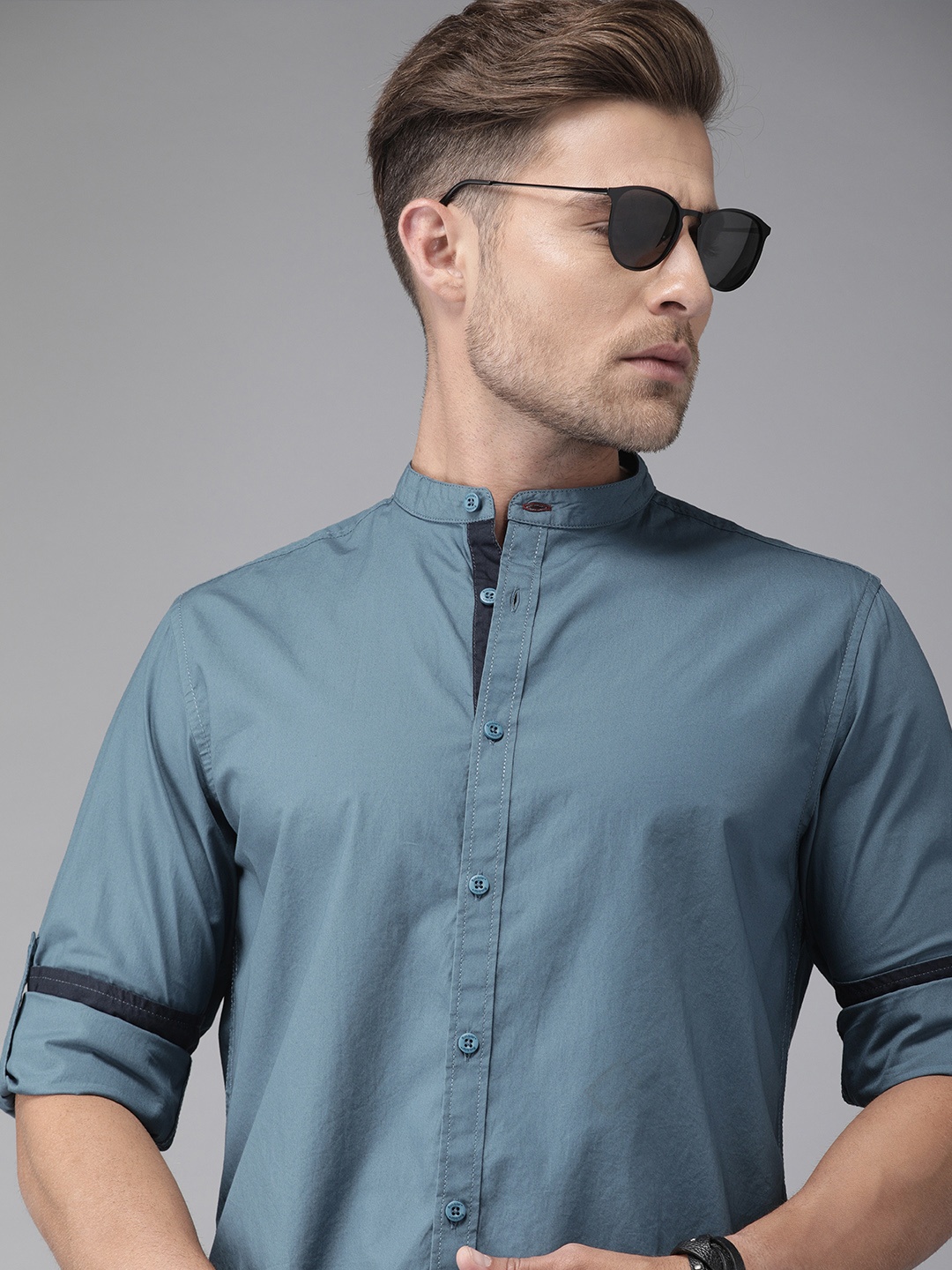 

Roadster Men Teal Blue Regular Fit Solid Casual Shirt