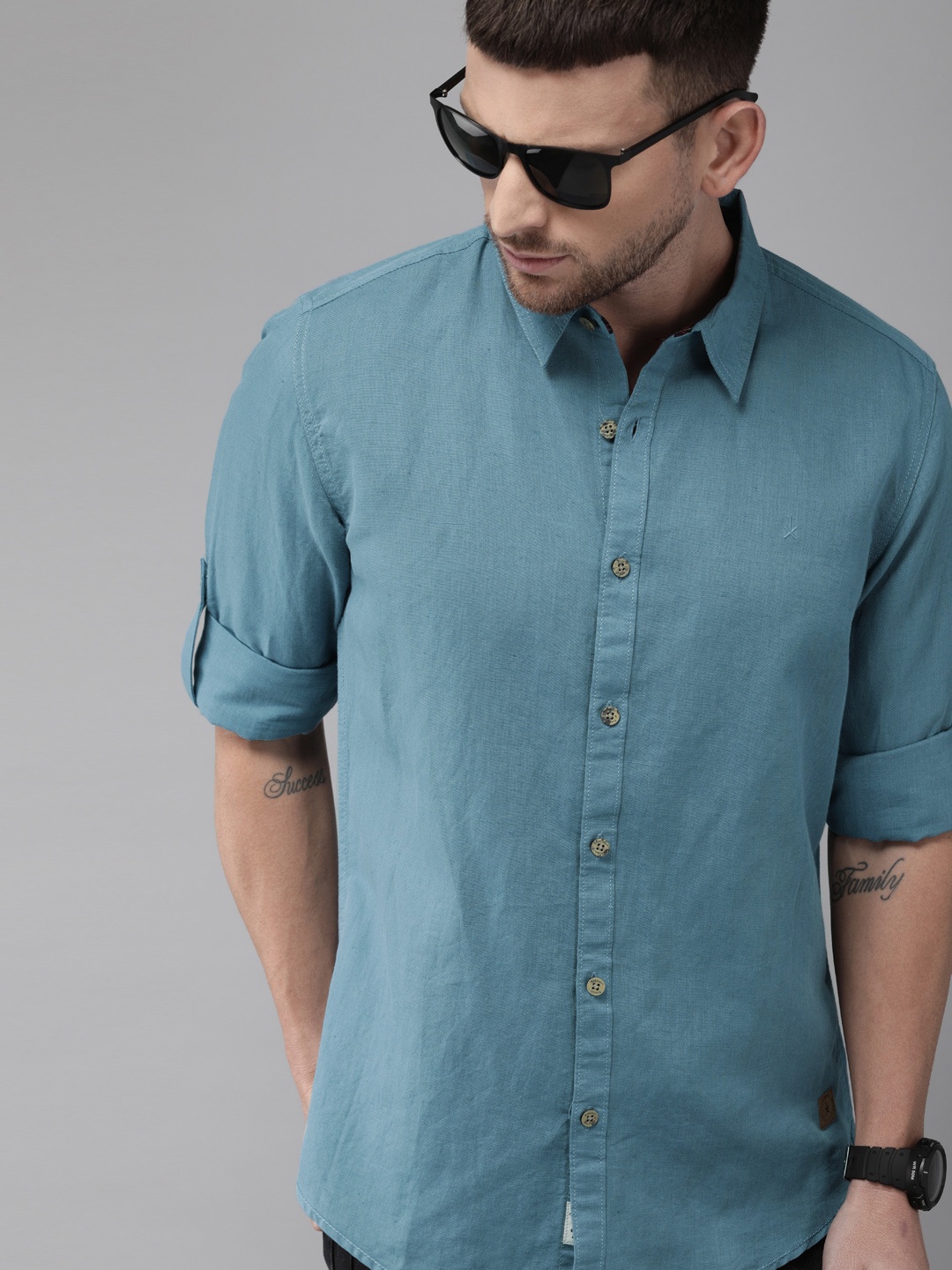 

Roadster Men Blue Regular Fit Solid Casual Linen Shirt