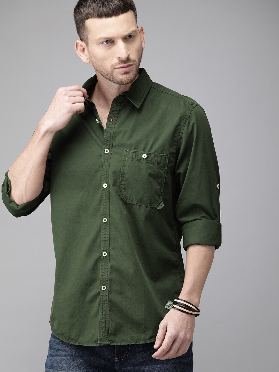 

The Roadster Lifestyle Co Men Olive Green Regular Fit Solid Casual Shirt