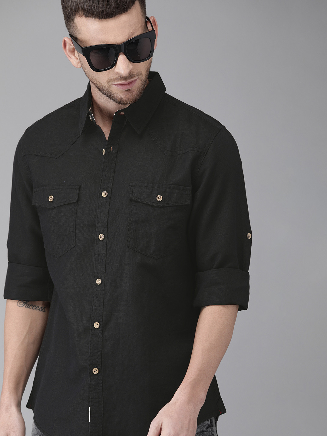 

The Roadster Lifestyle Co Men Black Regular Fit Solid Casual Linen Shirt
