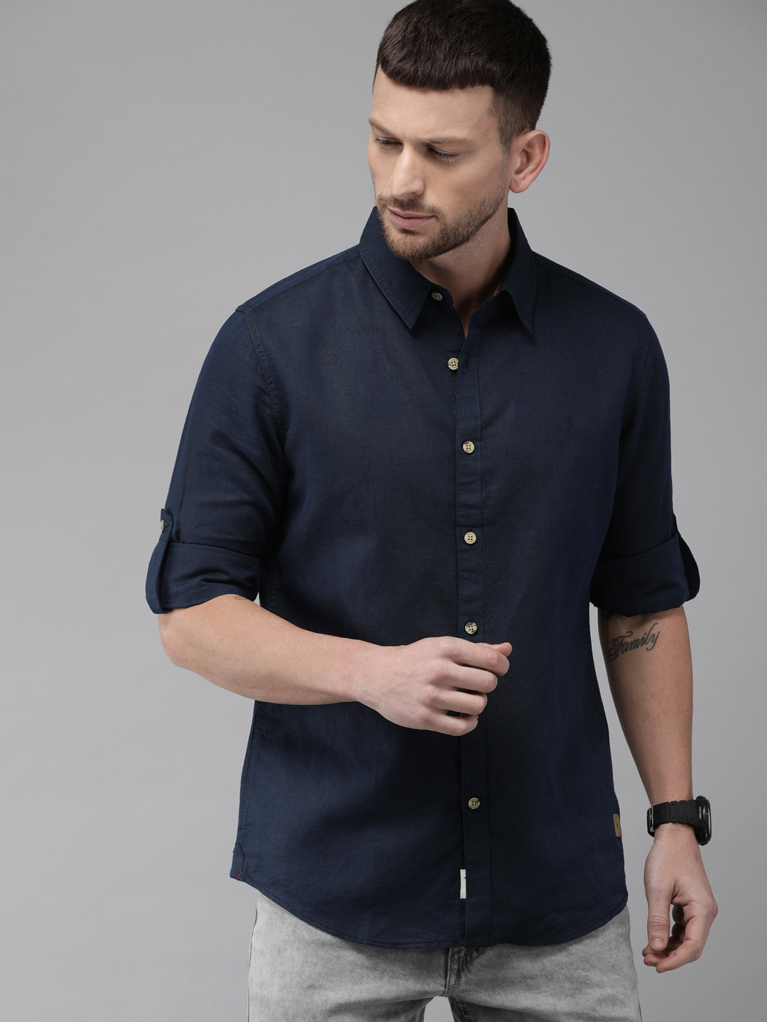 

The Roadster Lifestyle Co Men Navy Blue Regular Fit Solid Casual Linen Shirt