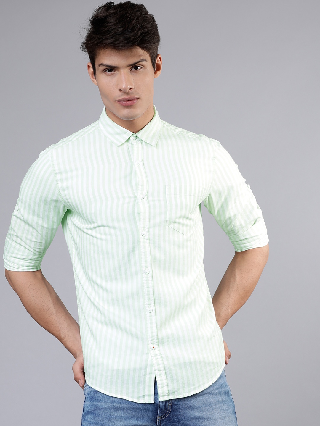 

LOCOMOTIVE Men Green & White Slim Fit Striped Casual Shirt