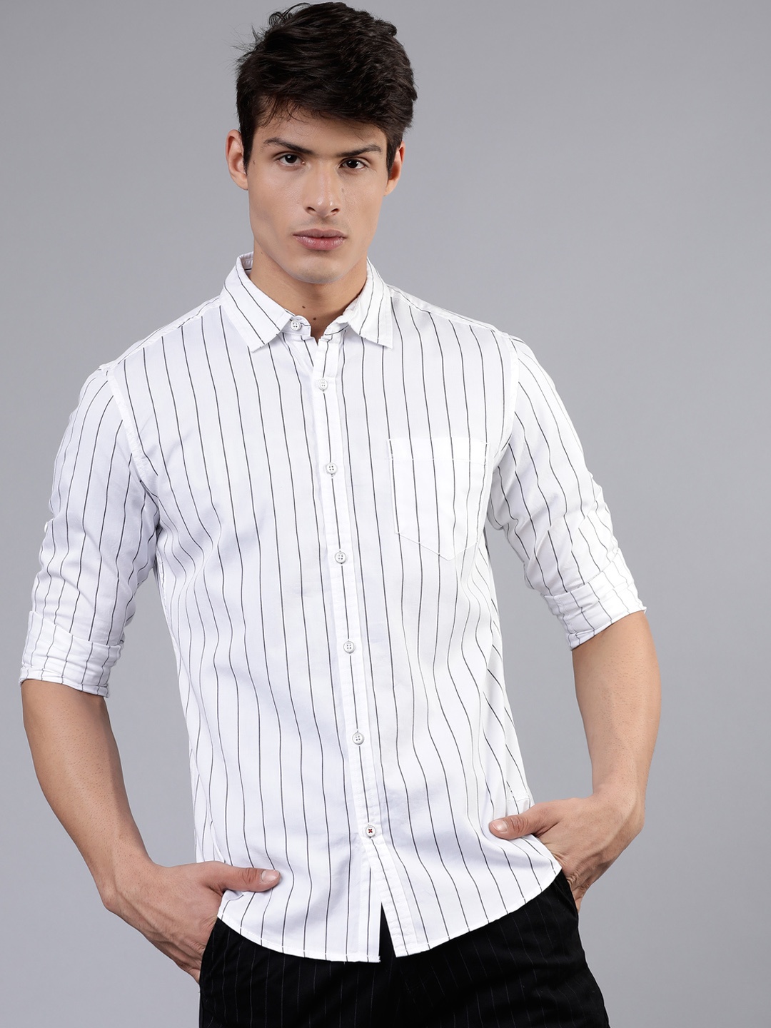 

LOCOMOTIVE Men White & Black Slim Fit Striped Casual Shirt