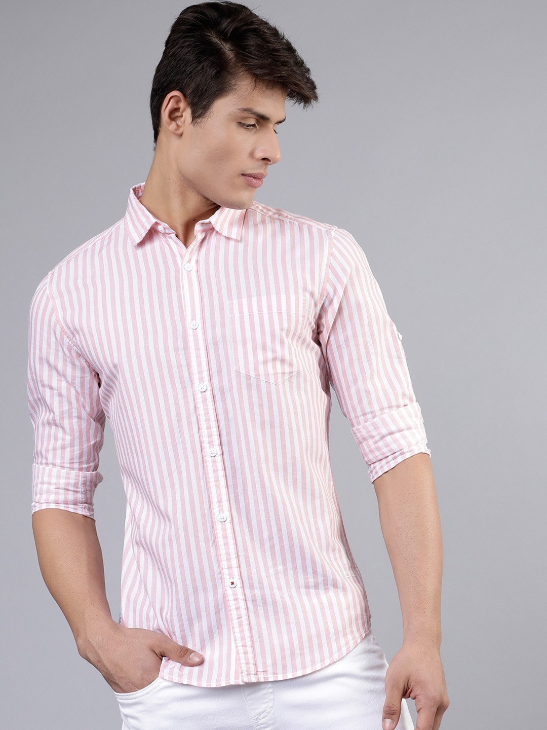 

LOCOMOTIVE Men Pink & White Slim Fit Striped Casual Shirt