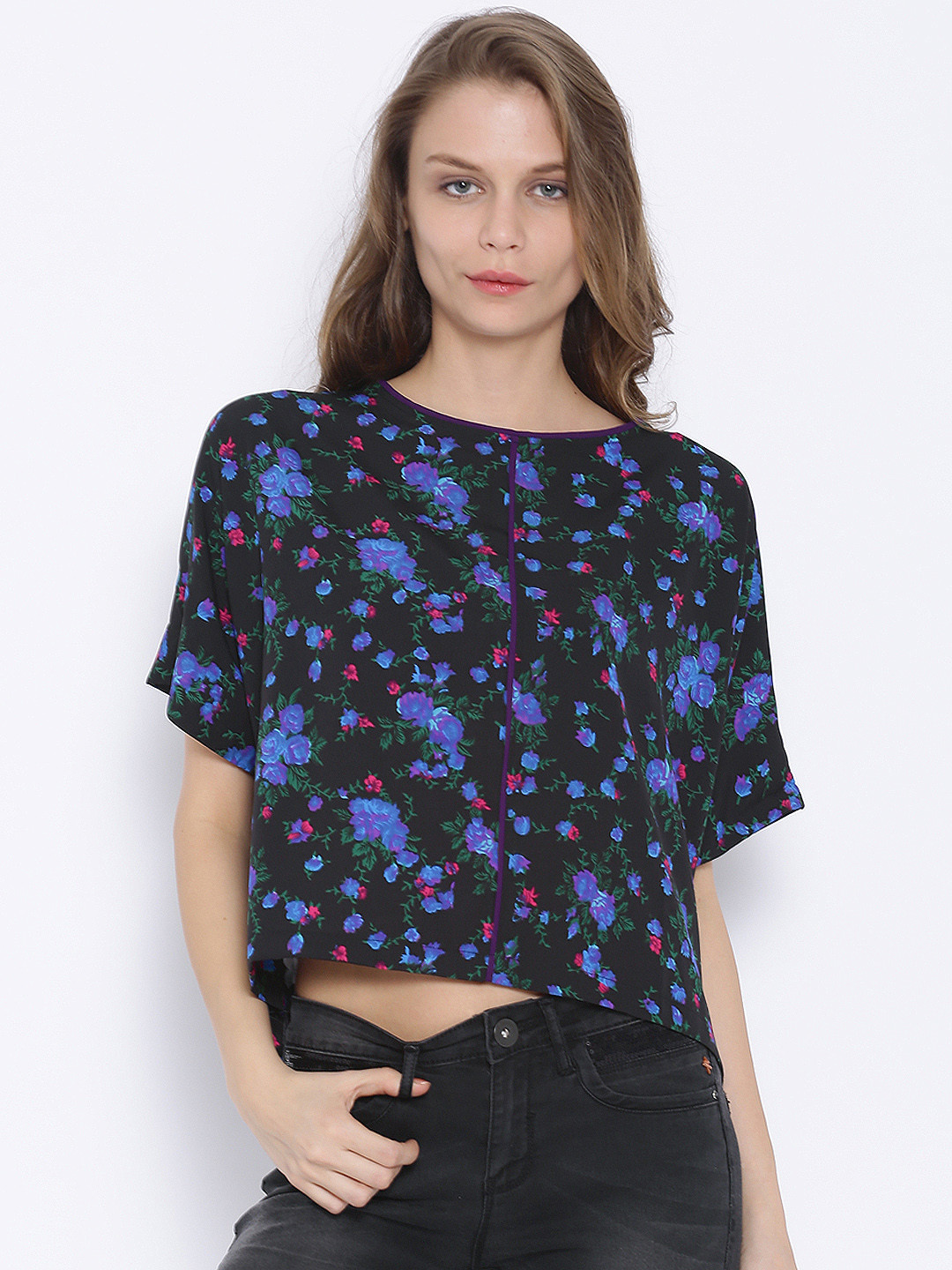 

Tokyo Talkies Black Printed Boxy Crop Top