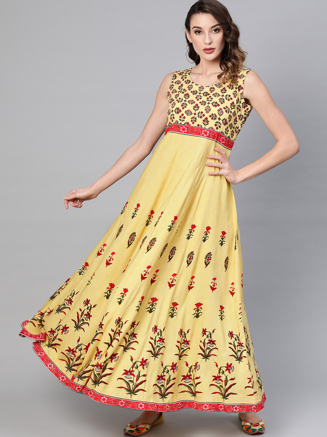 

GERUA Women Yellow Printed Maxi Dress