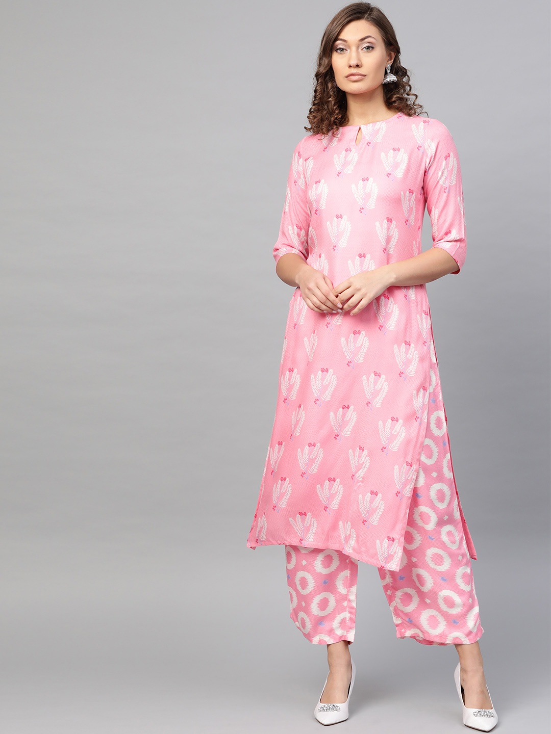 

GERUA Women Pink & White Printed Kurta with Palazzos