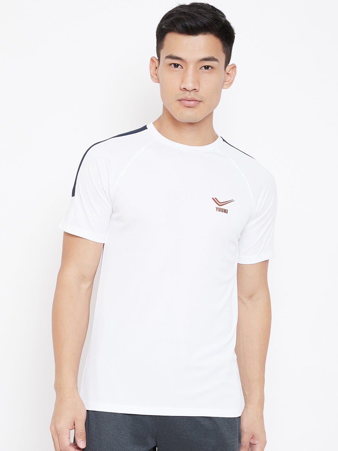 

Yuuki Men White Solid Round Neck TTraining T-shirt