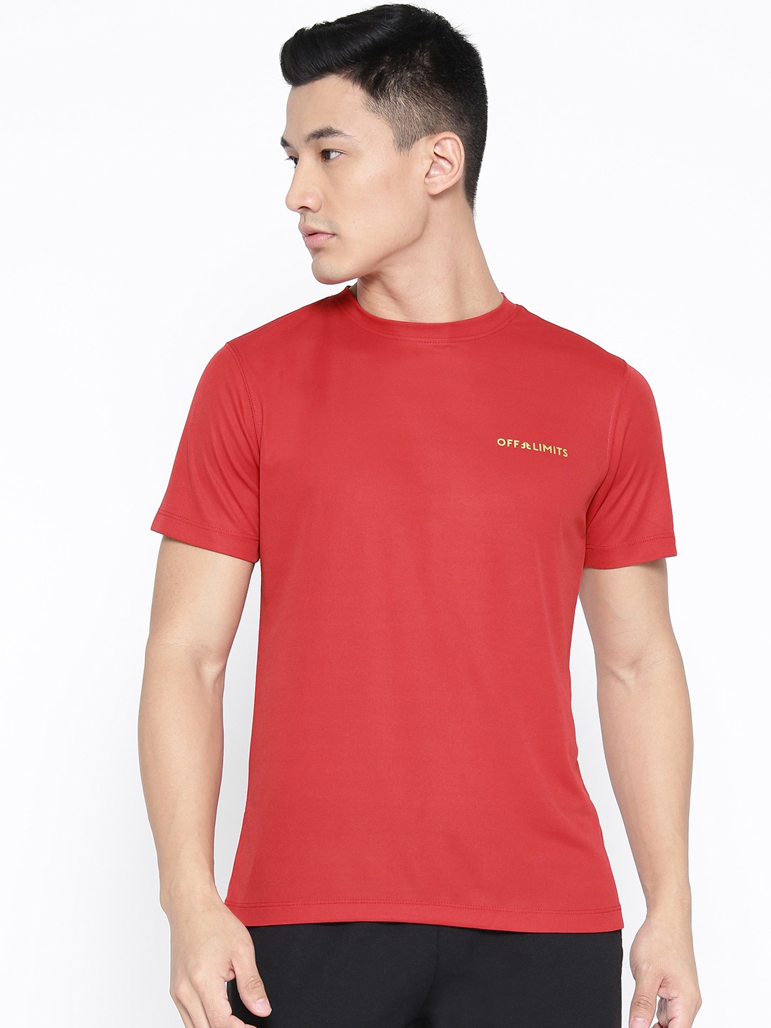 

OFF LIMITS Men Red Solid Round Neck T-shirt