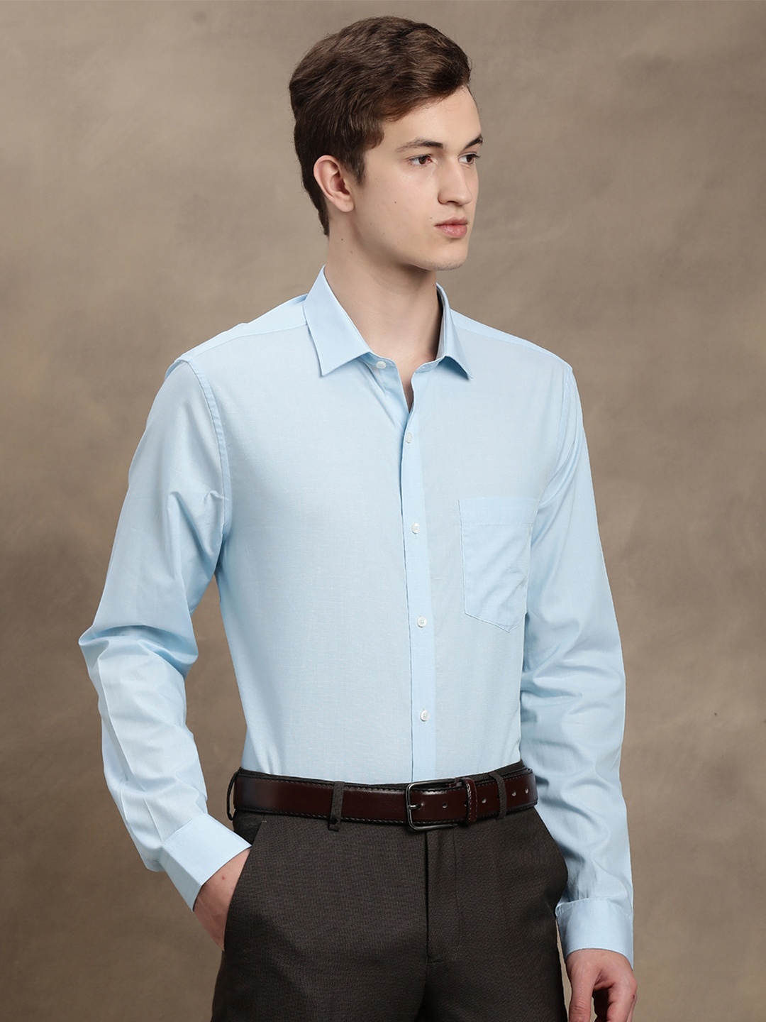 

Turtle Men Blue Relaxed Slim Fit Solid Formal Shirt