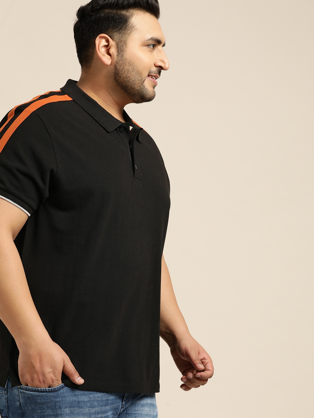 

Sztori Plus Size Men Black Solid Polo Collar T-shirt