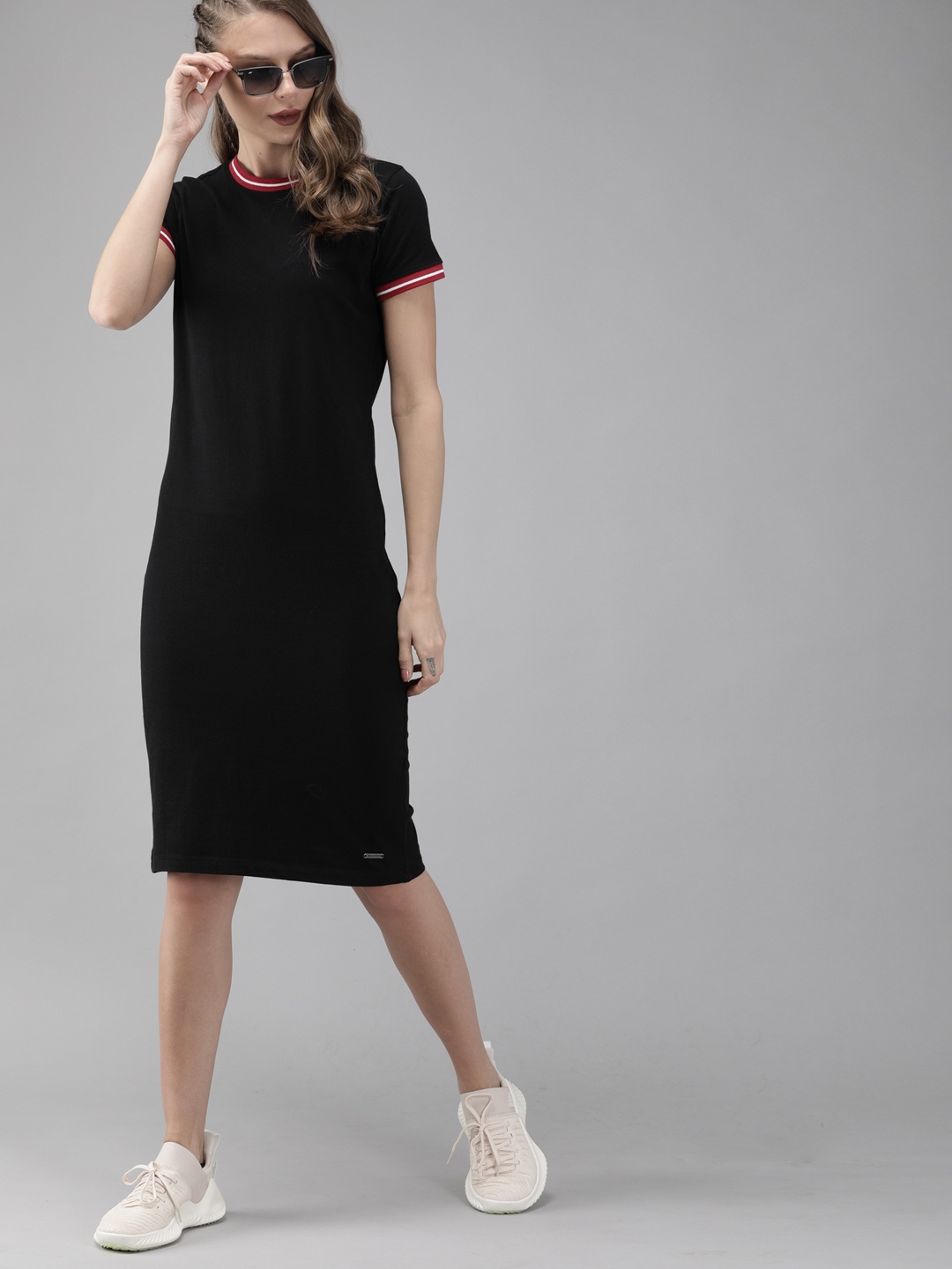 

The Roadster Lifestyle Co Women Black Solid T-shirt Dress