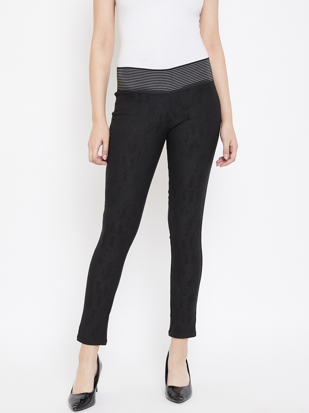 

urSense Women Black Solid Slim-Fit Jeggings