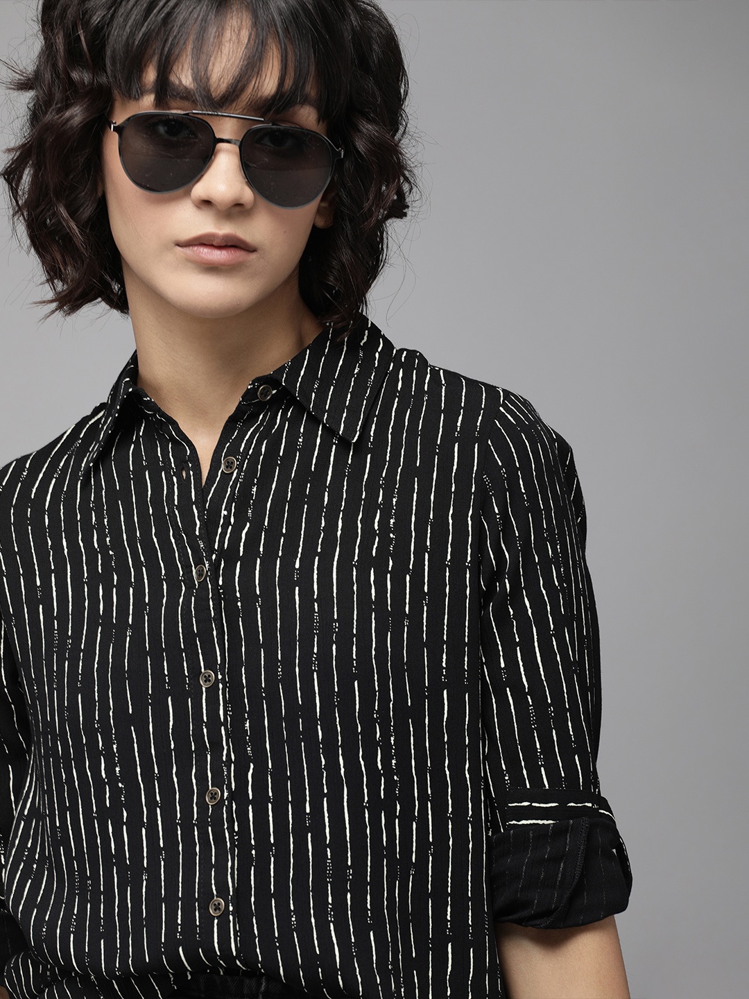 

The Roadster Lifestyle Co Women Black & White Regular Fit Striped Casual Shirt