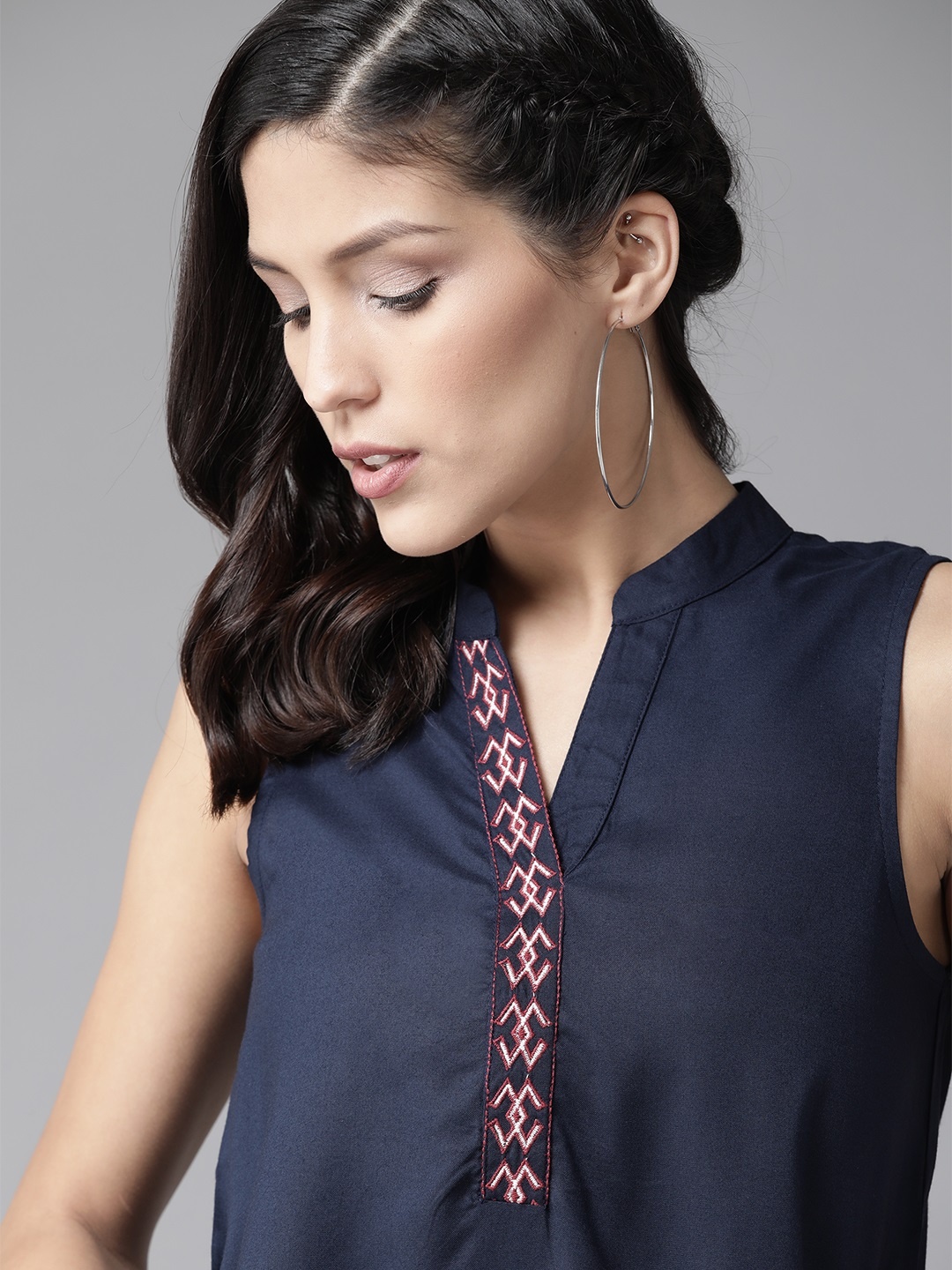 

The Roadster Lifestyle Co ECOVERO GreenTurn Women Navy Blue Eco Friendly Viscose Solid High-Low Sustainable Top