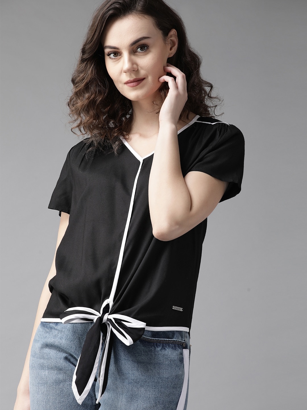 

The Roadster Lifestyle Co Women Black Solid Sustainable Top