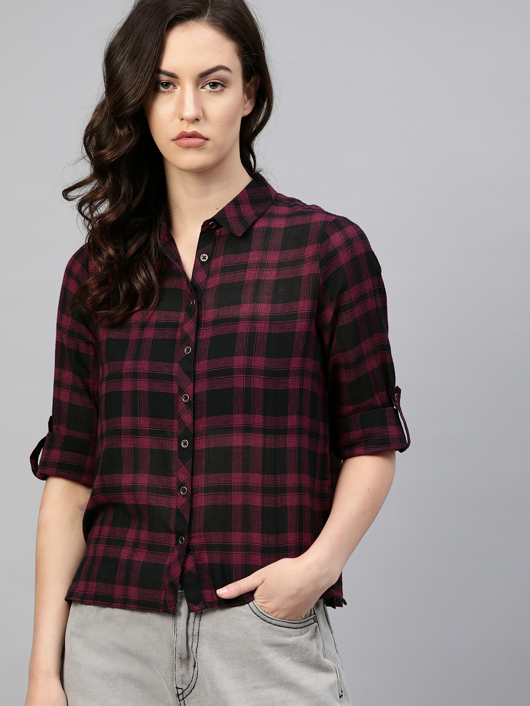 

Roadster Women Black Pink Regular Fit Checked Casual Shirt