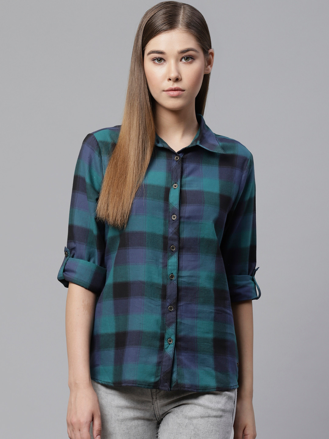 

The Roadster Lifestyle Co Women Green & Black Regular Fit Checked Casual Sustainable Shirt