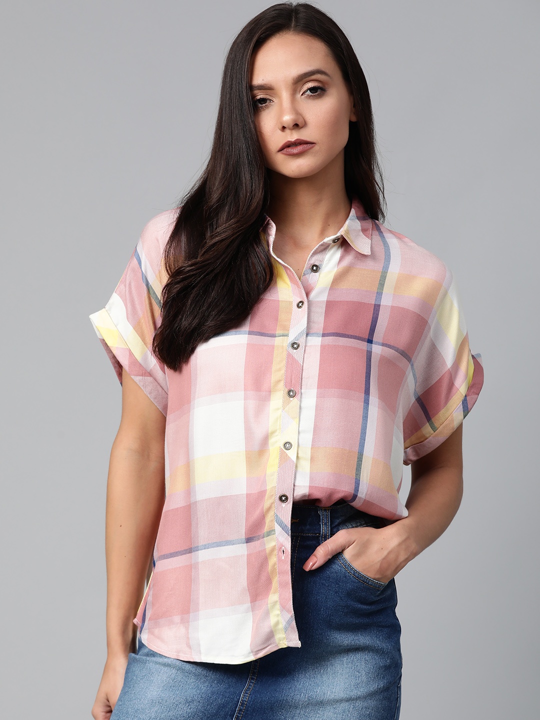 

The Roadster Lifestyle Co Women Dusty Pink & Off-White Boxy Fit Checked Sustainable Casual Shirt