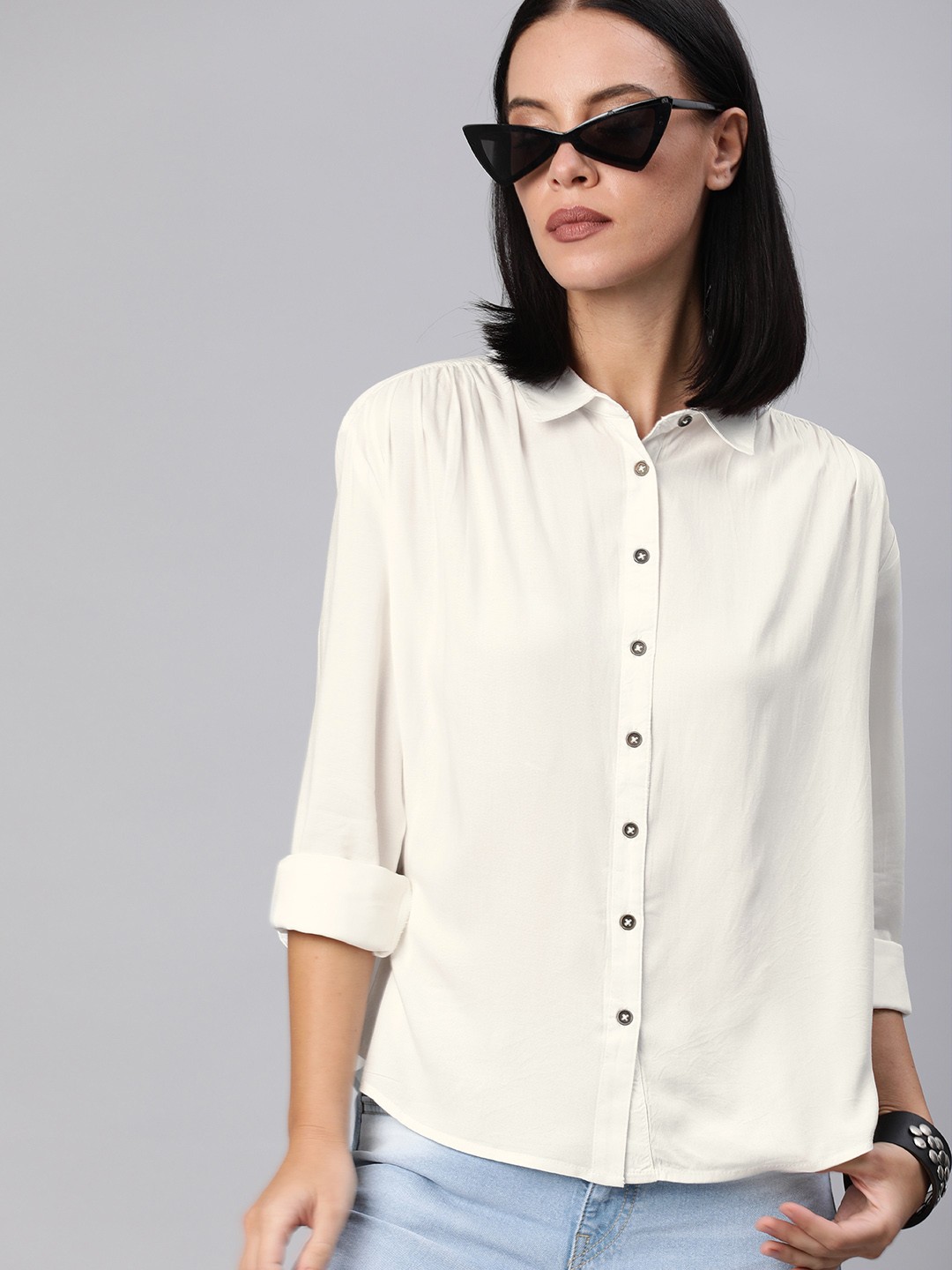 

The Roadster Lifestyle Co Women White Regular Fit Solid Casual Shirt
