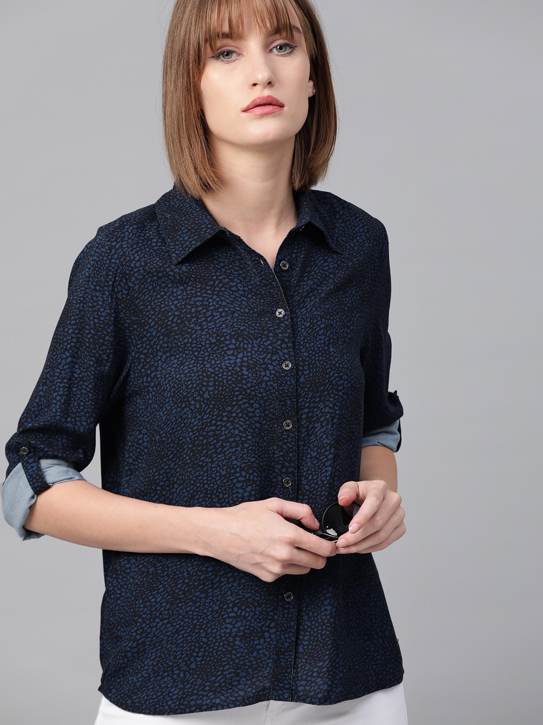 

The Roadster Lifestyle Co Women Black & Navy Blue Regular Fit Printed Casual Sustainable Shirt