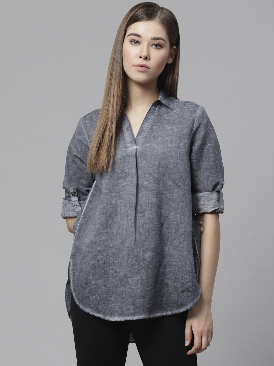 

The Roadster Lifestyle Co Women Navy Blue Solid High-Low Top