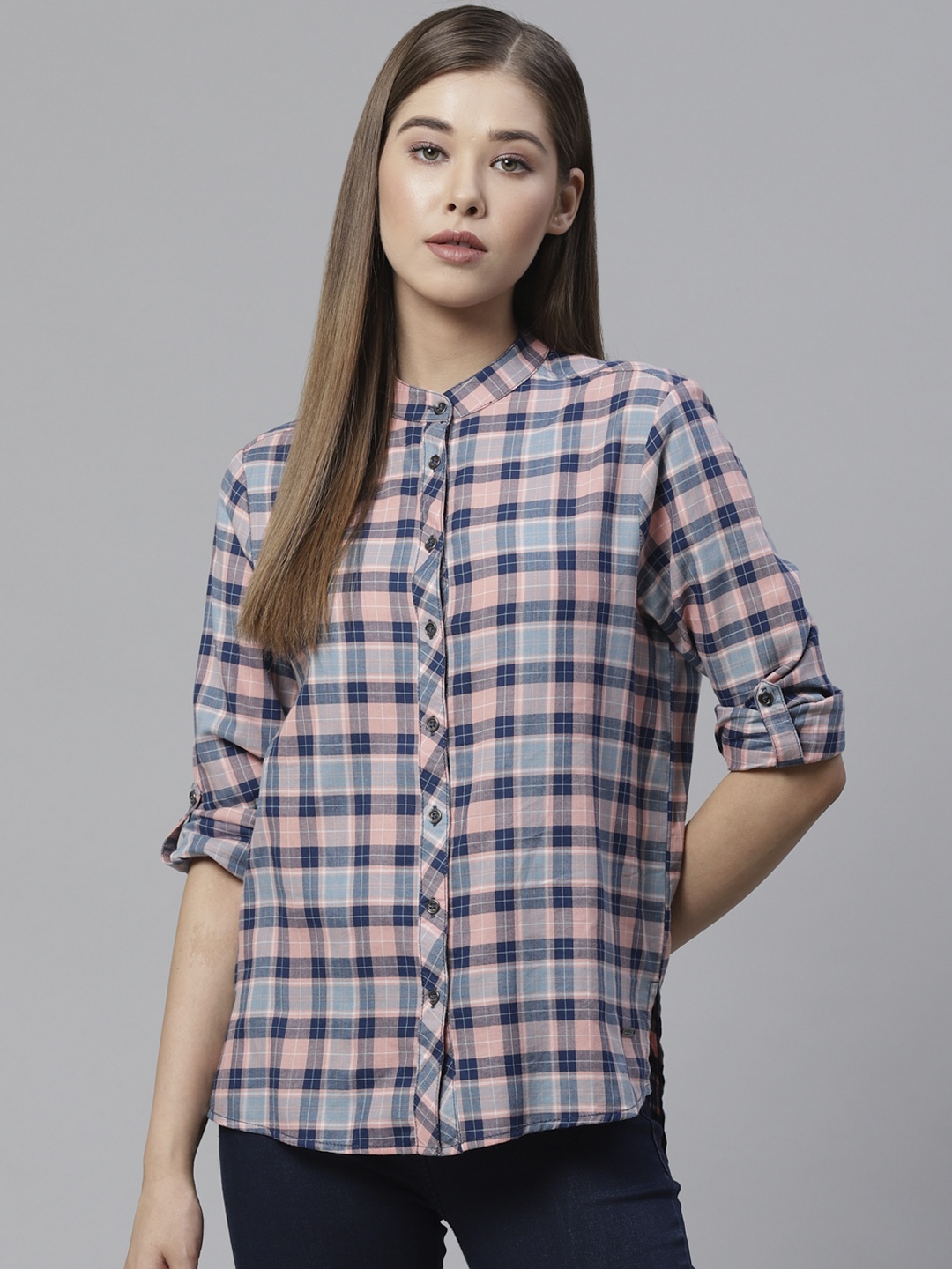 

The Roadster Lifestyle Co Women Blue & Pink Regular Fit Checked Casual Shirt