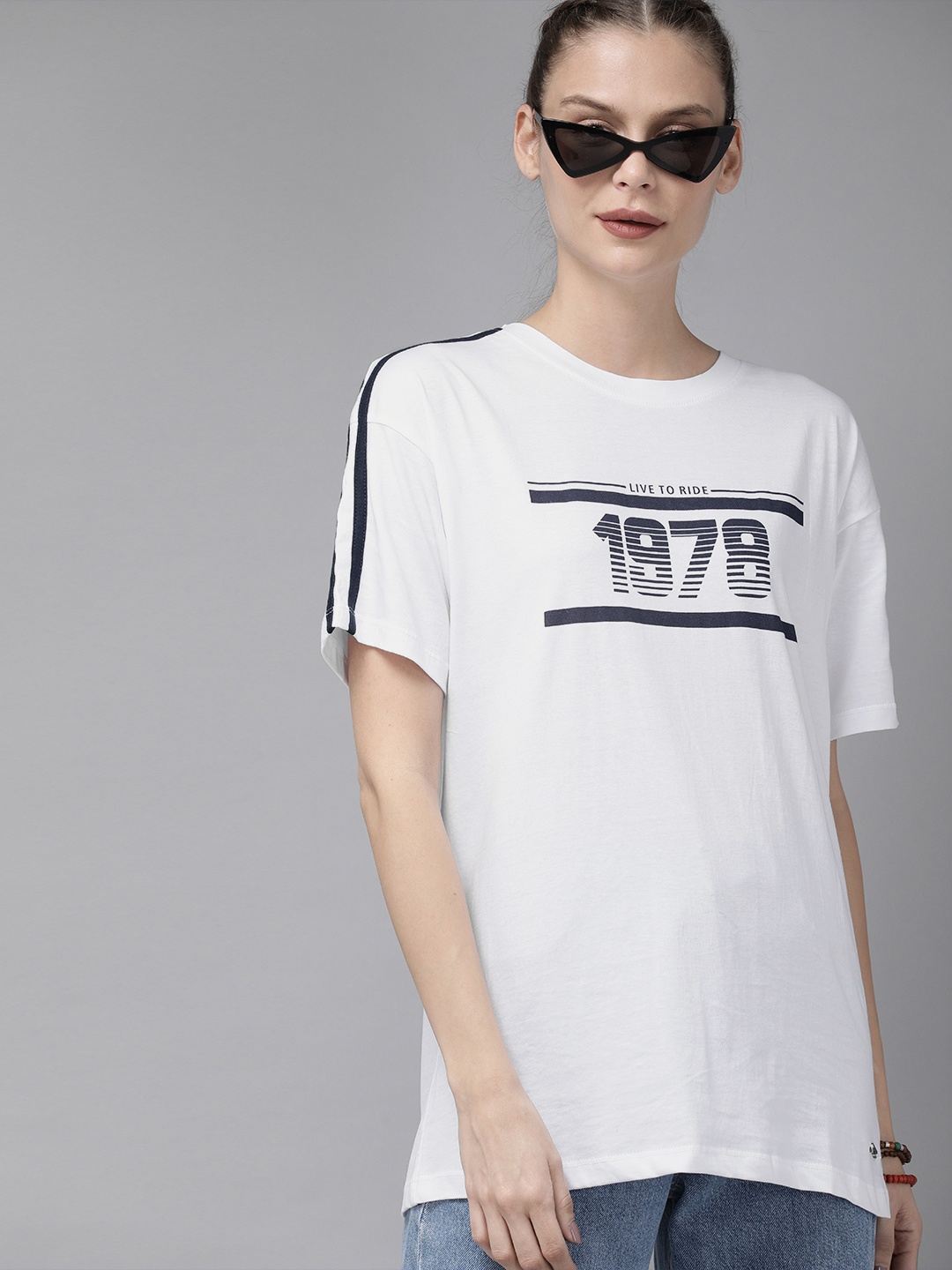 

The Roadster Lifestyle Co Women White Black Printed Round Neck Pure Cotton T-shirt