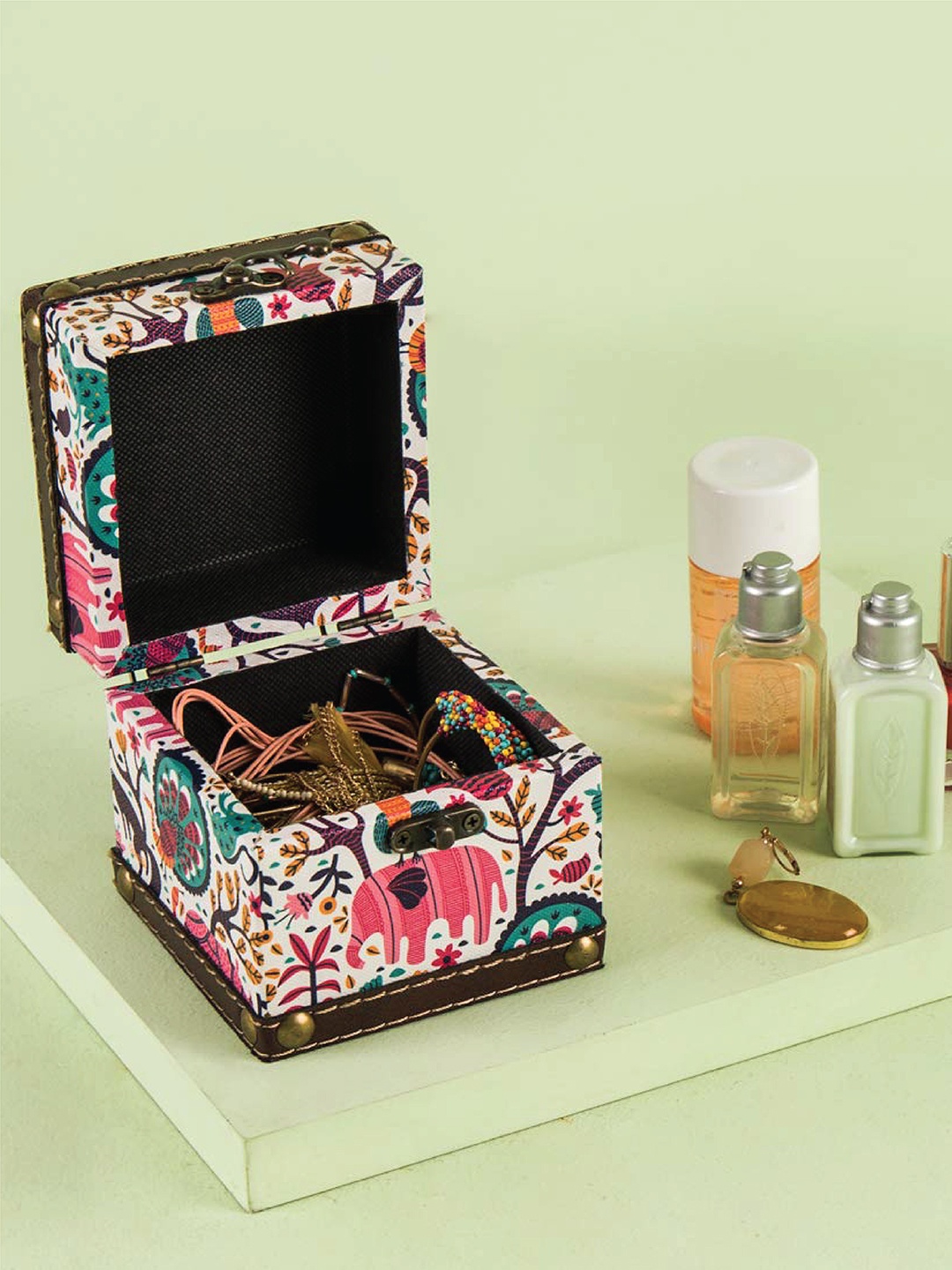 

Chumbak Forest Forum White & Pink Printed Multi-Utility Storage Box