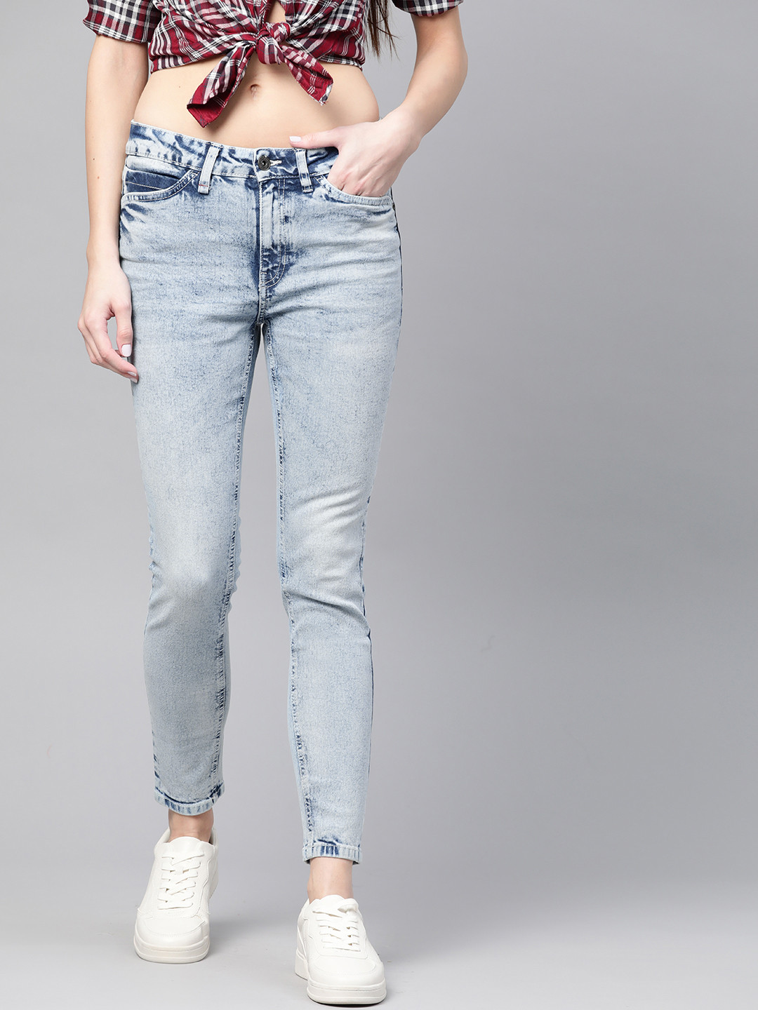 

The Roadster Lifestyle Co Women Blue Skinny Fit Mid-Rise Clean Look Stretchable Jeans