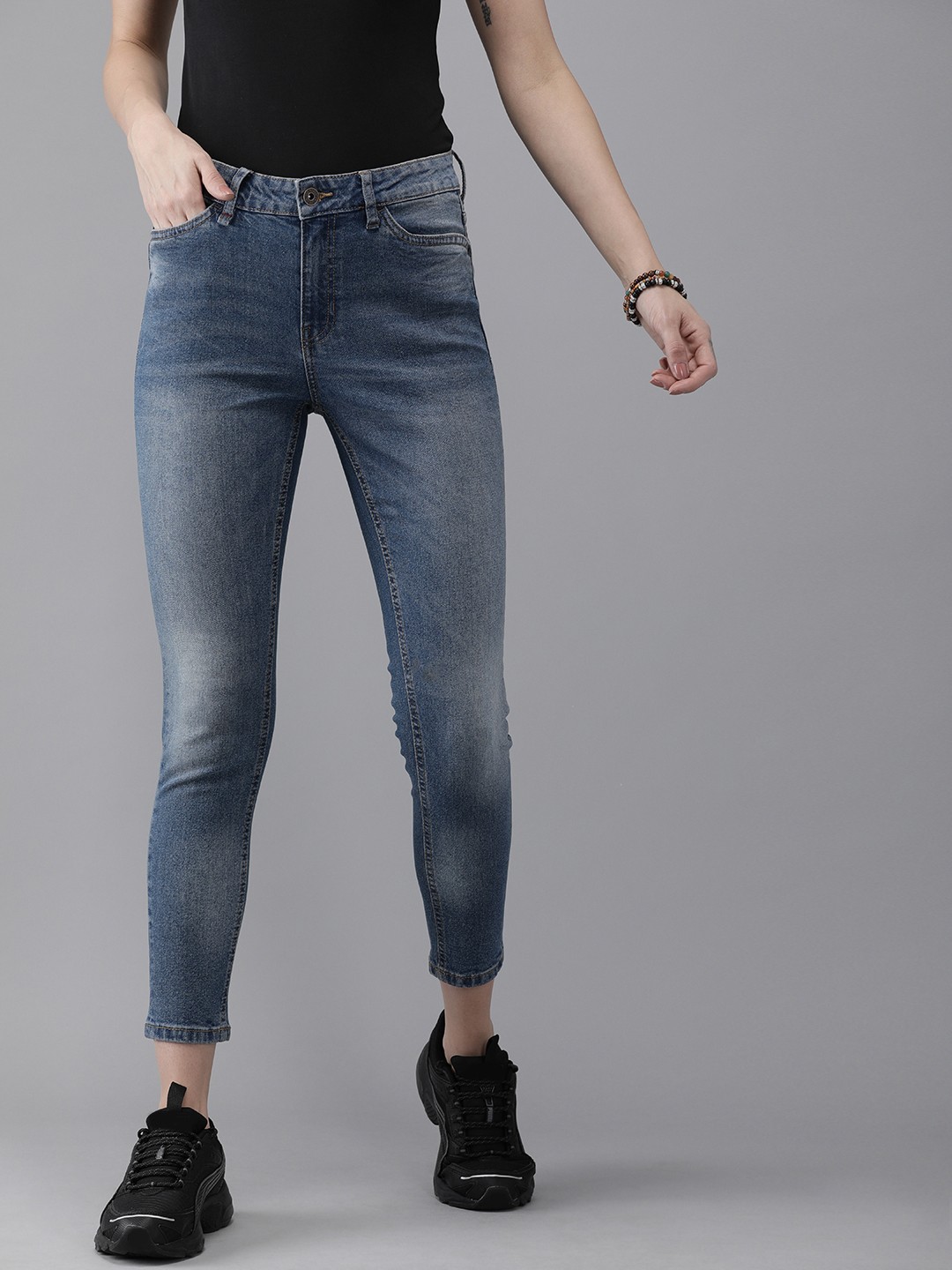 

The Roadster Lifestyle Co Women Blue Skinny Fit Mid-Rise Clean Look Stretchable Jeans