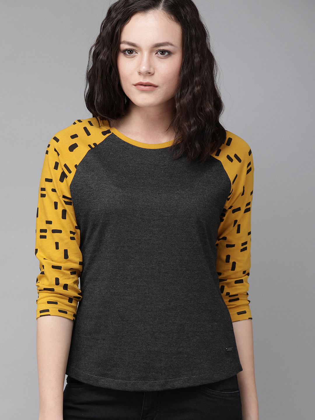 

The Roadster Lifestyle Co Women Charcoal Grey Solid Round Neck T-shirt with Printed Sleeves