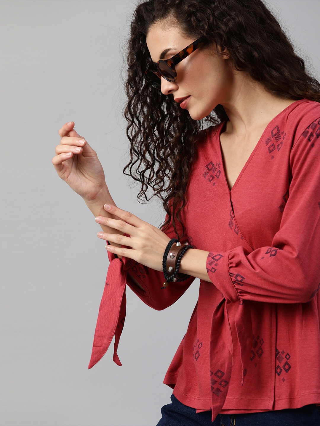 

The Roadster Lifestyle Co Women Rust Printed Top