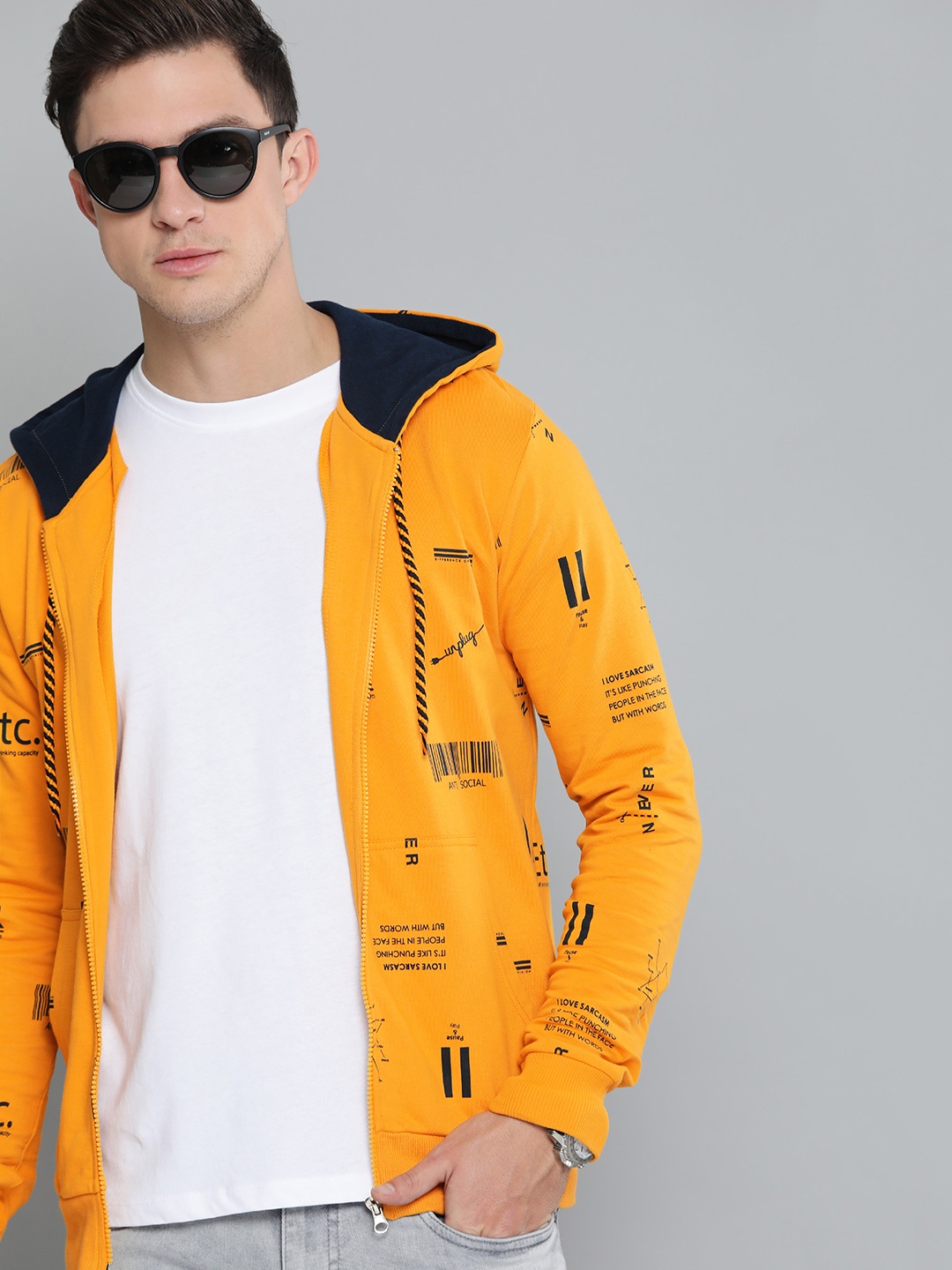 

Difference of Opinion Men Mustard Yellow & Black Printed Hooded Sweatshirt