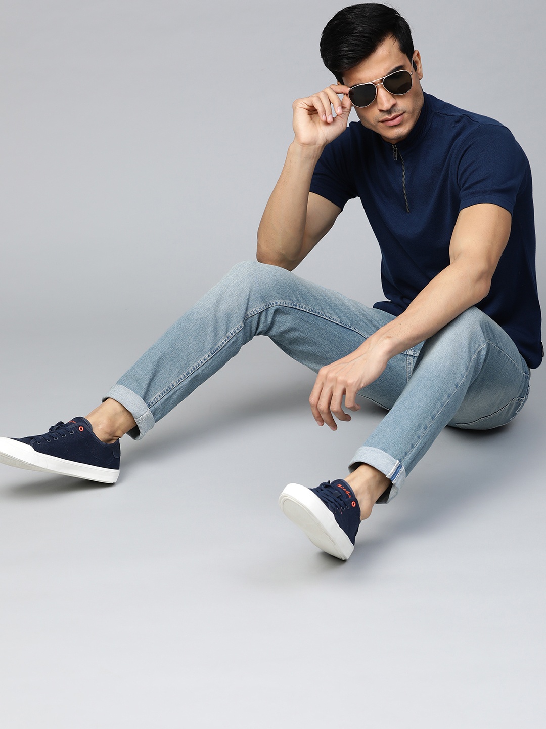 

Metronaut Men Blue Slim Fit Mid-Rise Clean Look Stretchable Jeans