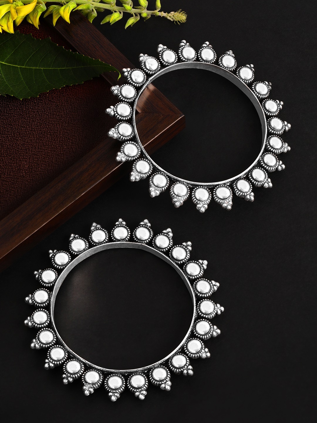 

Rubans Set of 2 Silver-Toned Oxidised Bangles