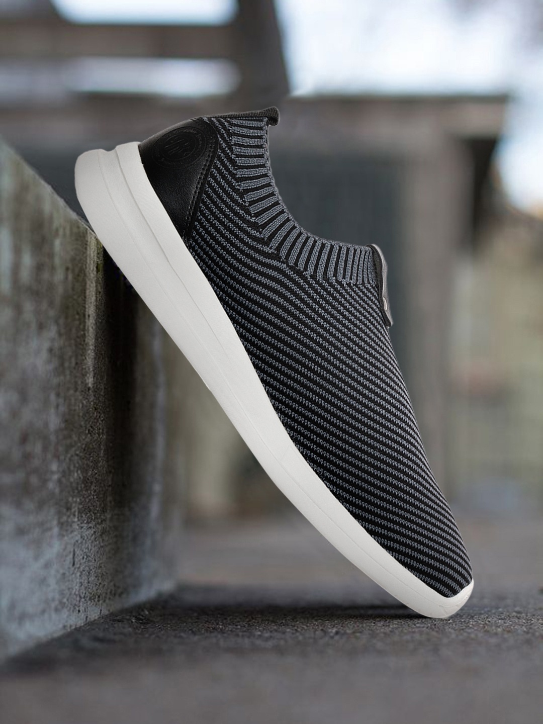 

The Roadster Lifestyle Co Men Black & Grey Striped Slip-On Sneakers