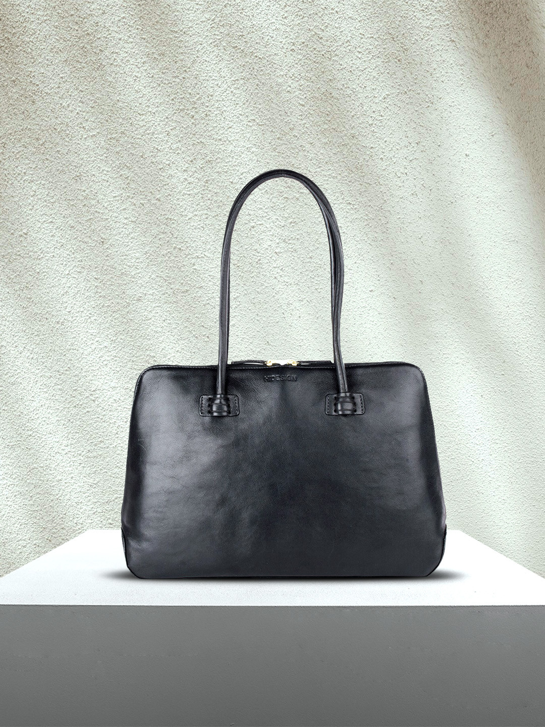 

Hidesign Black Solid Leather Shoulder Bag