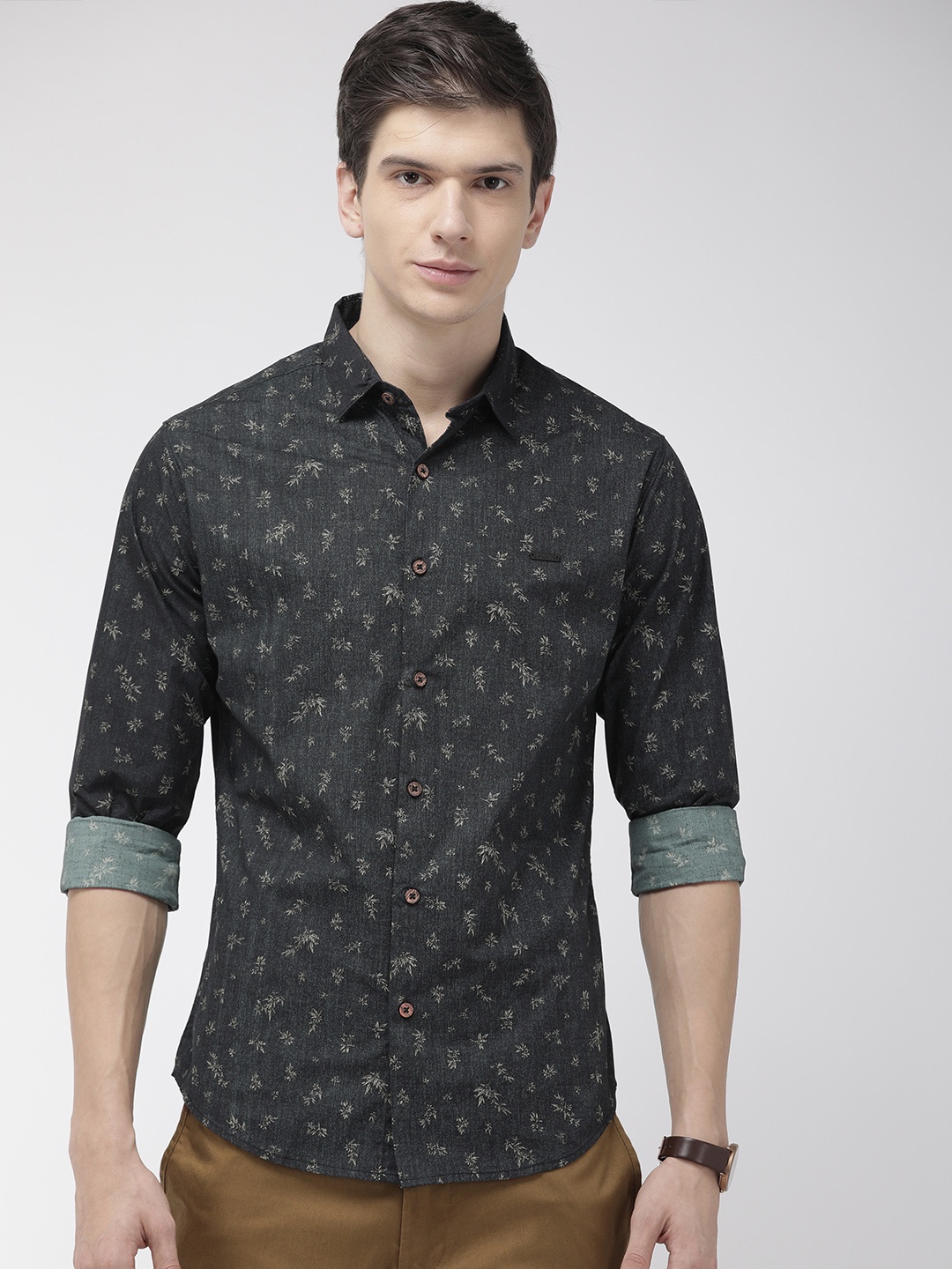 

The Indian Garage Co Men Black & Beige Slim Fit Printed Casual Shirt