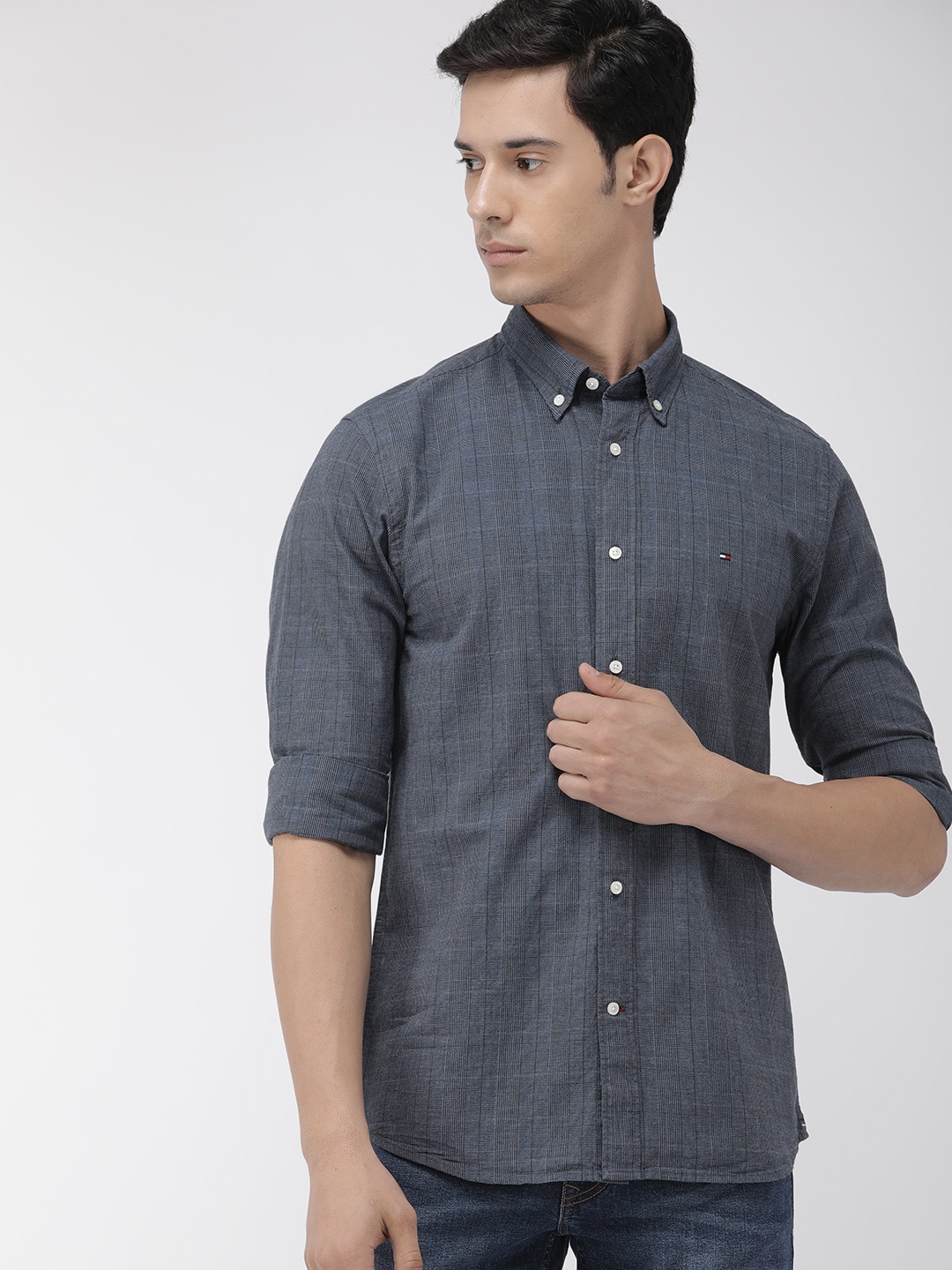 

Tommy Hilfiger Men Navy Blue & Black Regular Fit Checked Casual Shirt